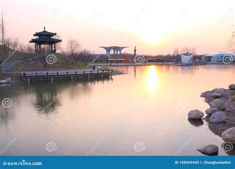 Parque Cultural de Hengshui: Um Oásis Urbano que Celebra a História e a Natureza!